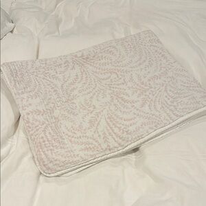 Elegant Pink Patterned Bedding
